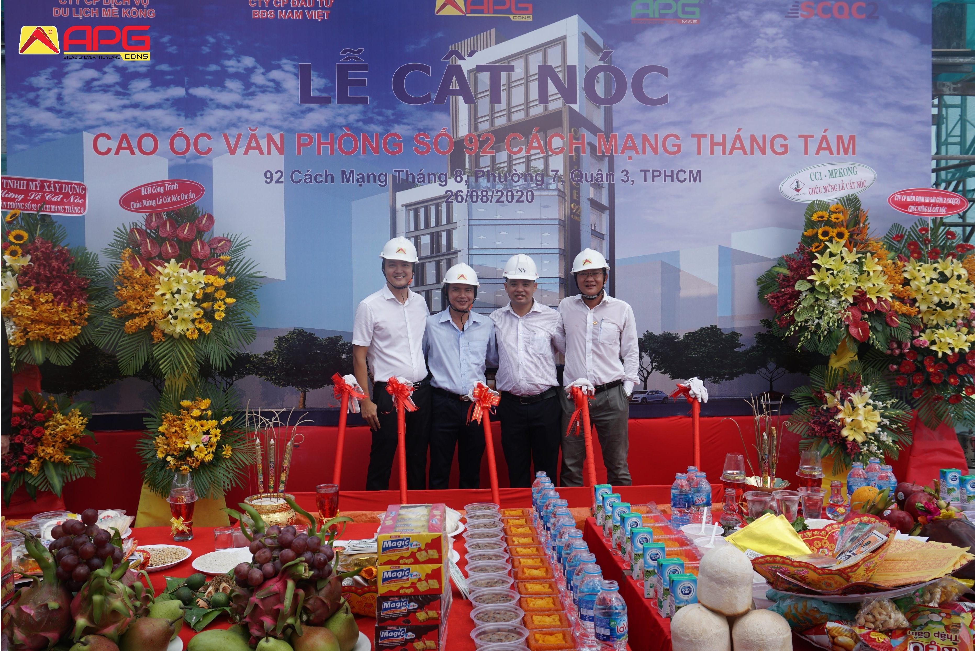 The topping out ceremony of No. 92 Cach Mang Thang 8 office building Project
